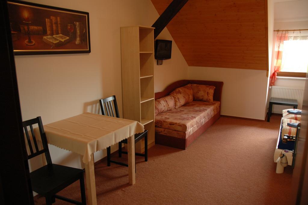 Privat Novac Apartment Nové Město nad Metují Стая снимка